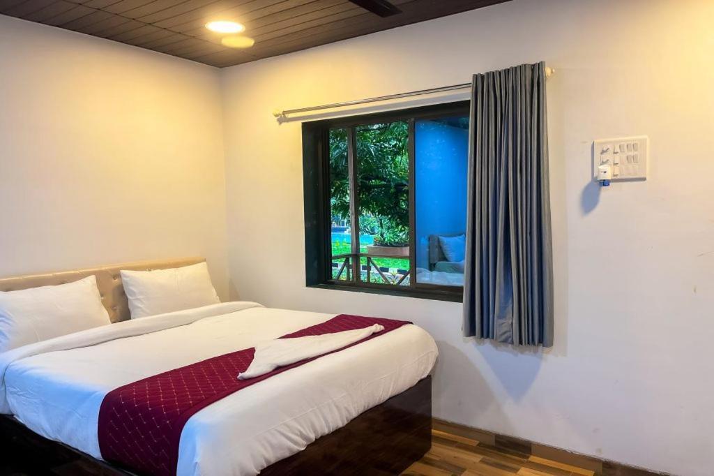 Mangozzz Magical World Hotell Panvel Exteriör bild