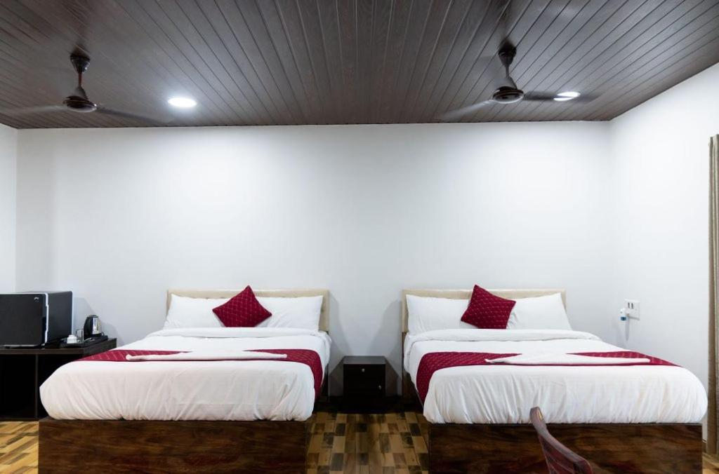 Mangozzz Magical World Hotell Panvel Exteriör bild