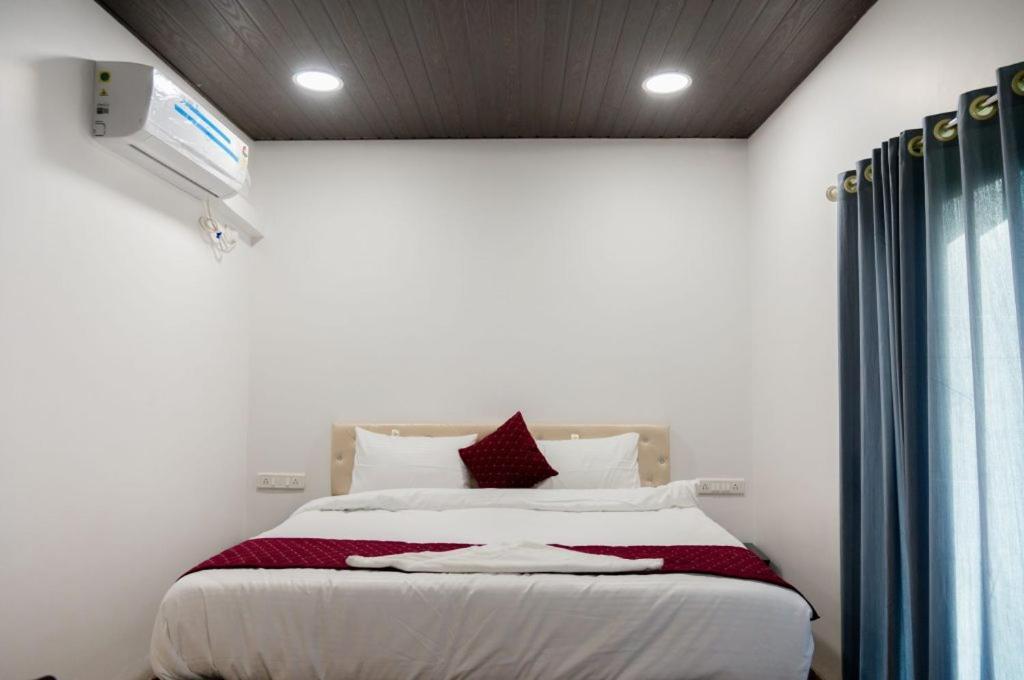 Mangozzz Magical World Hotell Panvel Exteriör bild