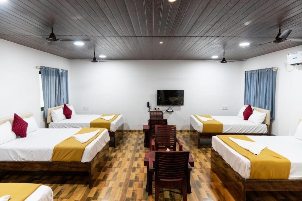 Mangozzz Magical World Hotell Panvel Exteriör bild