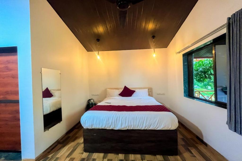 Mangozzz Magical World Hotell Panvel Exteriör bild