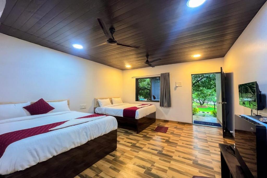 Mangozzz Magical World Hotell Panvel Exteriör bild