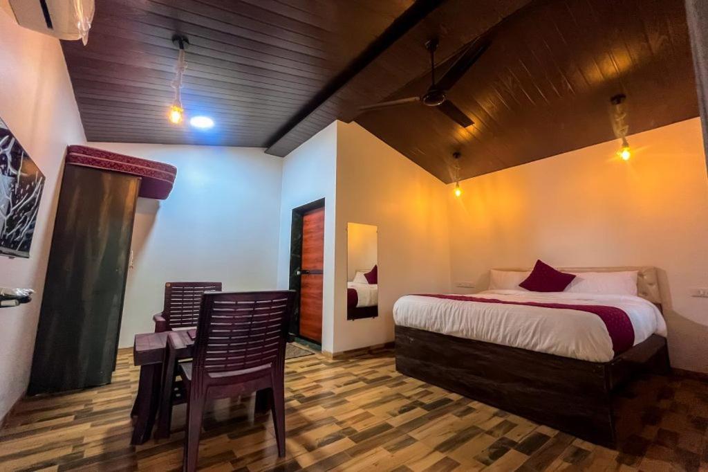 Mangozzz Magical World Hotell Panvel Exteriör bild